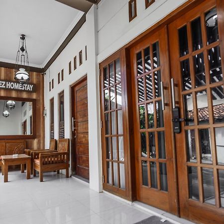Inez Homestay Yogyakarta Bagian luar foto