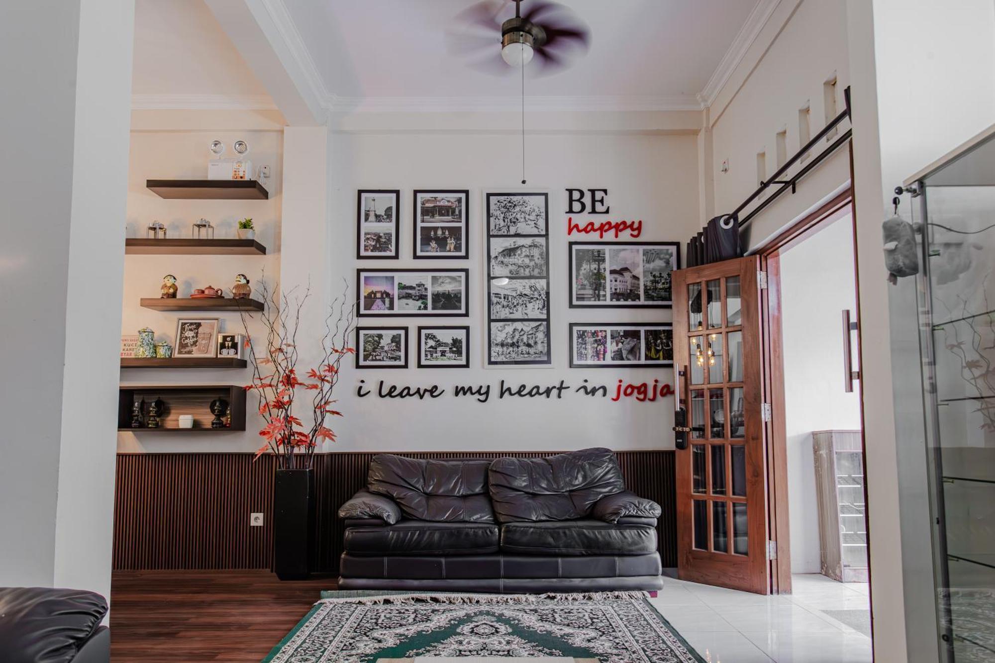 Inez Homestay Yogyakarta Bagian luar foto
